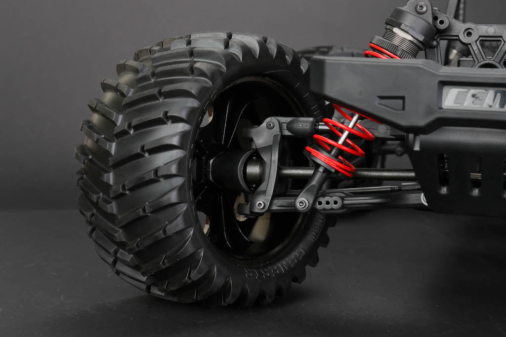 CEN 9520 Reeper American Force wheel and suspension detail