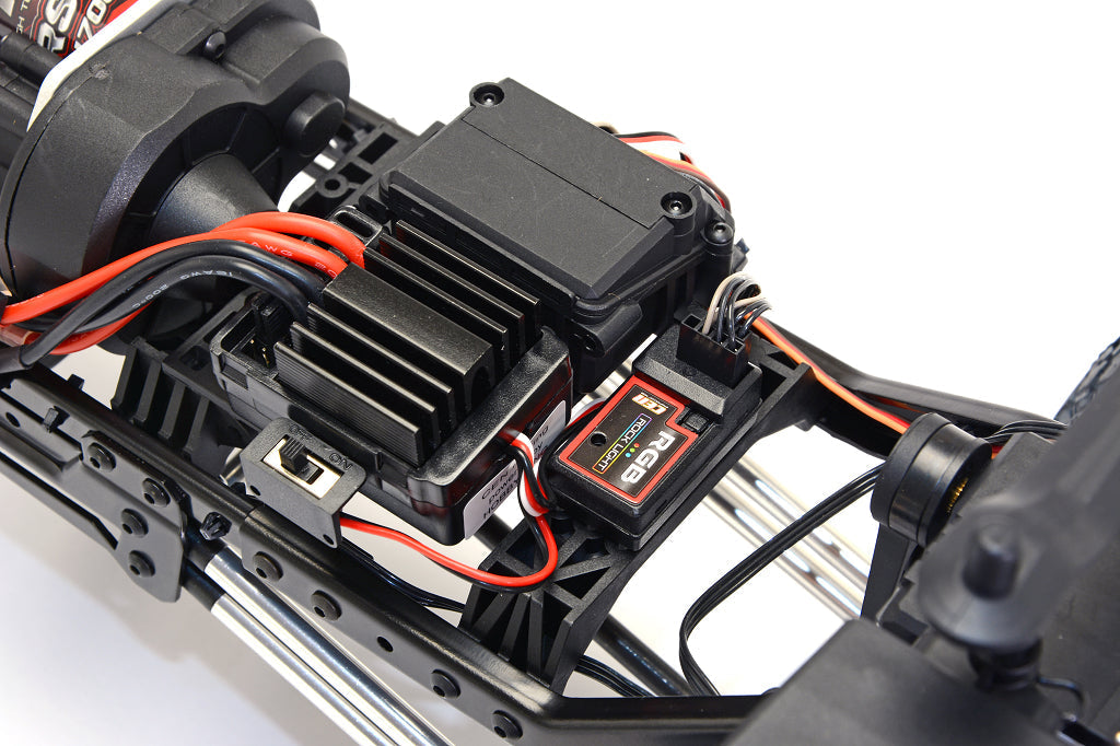 CEN Ford F-250 KG1 Burnt Copper electronics detail