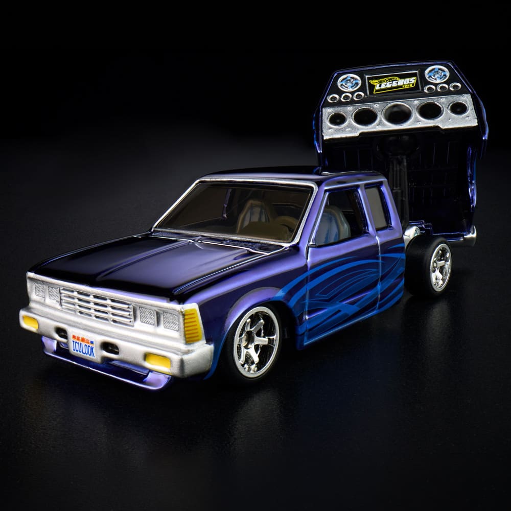 Hot Wheels RLC 1986 Nissan 720 King Cab JJY64 official photo 3