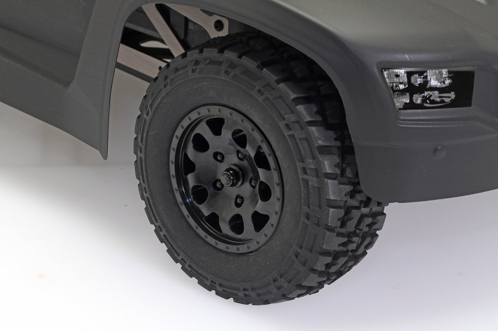 CEN 9510 Reeper SC wheel and tire detail