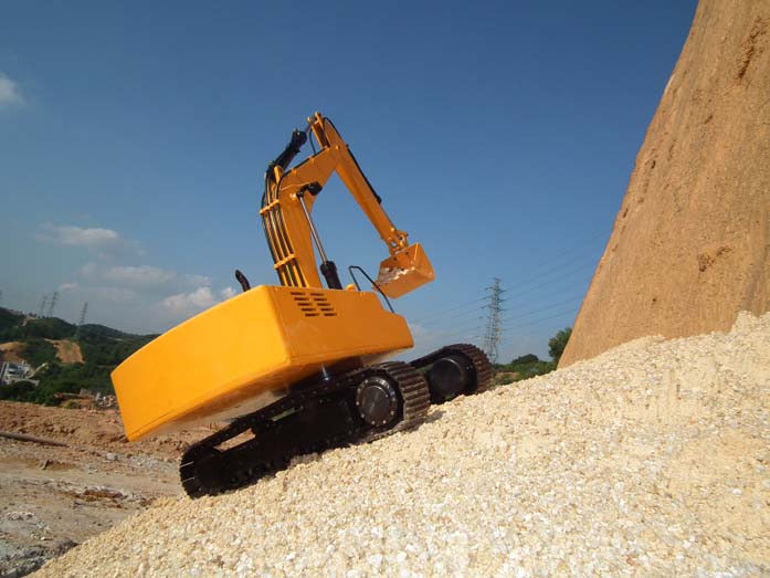 RC4WD Earth Digger 4200XL Version 2.0 hydraulic detail