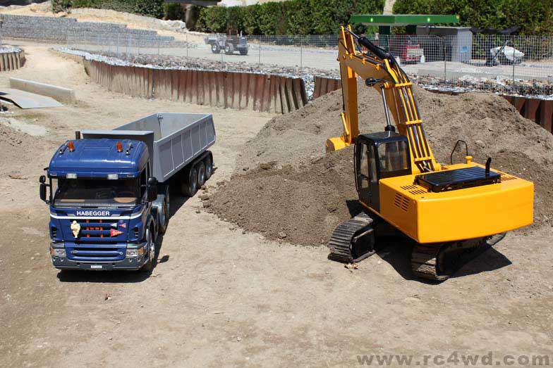 RC4WD Earth Digger 4200XL upper structure detail