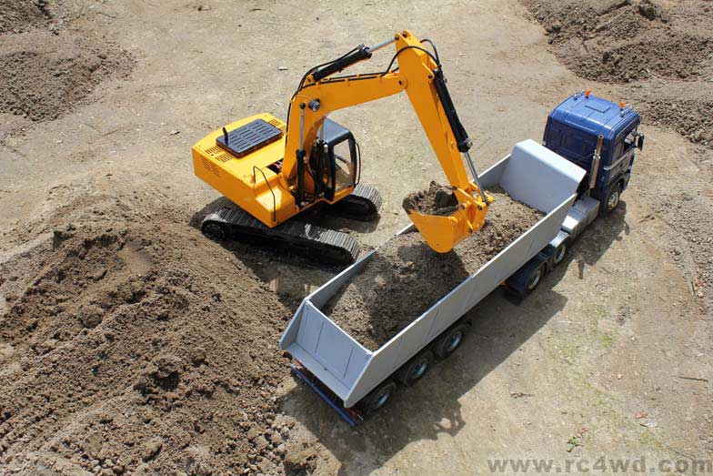 RC4WD Earth Digger 4200XL hydraulic excavator side view