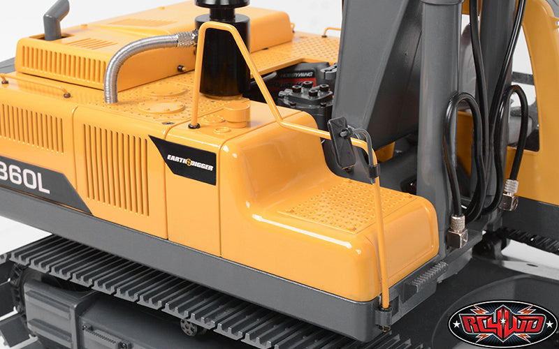 RC4WD Earth Digger 360L track and undercarriage detail