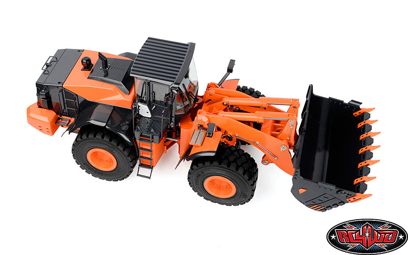 RC4WD Earth Mover ZW370 wheel and axle detail