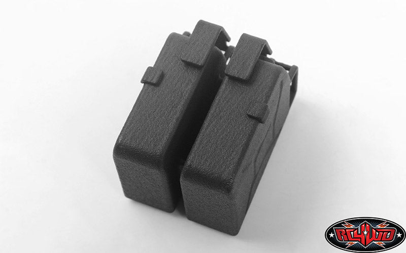 RC4WD 1/10 Magnetic Portable Jerry Can Set mounted example