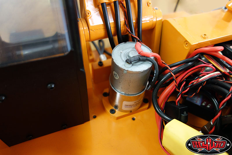 RC4WD Earth Digger 4200XL Turning Gearbox Motor output shaft detail