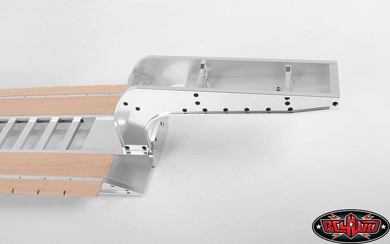RC4WD 1/14 Lowboy Trailer lighting pocket detail