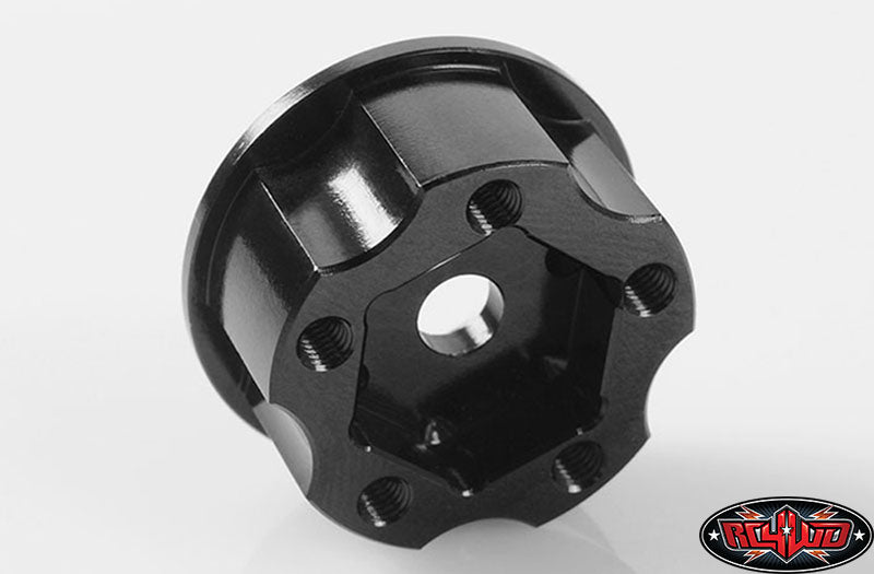 RC4WD 5 Lug +6 Offset Hub installed detail