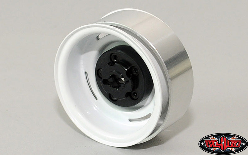 RC4WD 1.55 Landies Vintage Stamped Steel Beadlock Wheels White detail