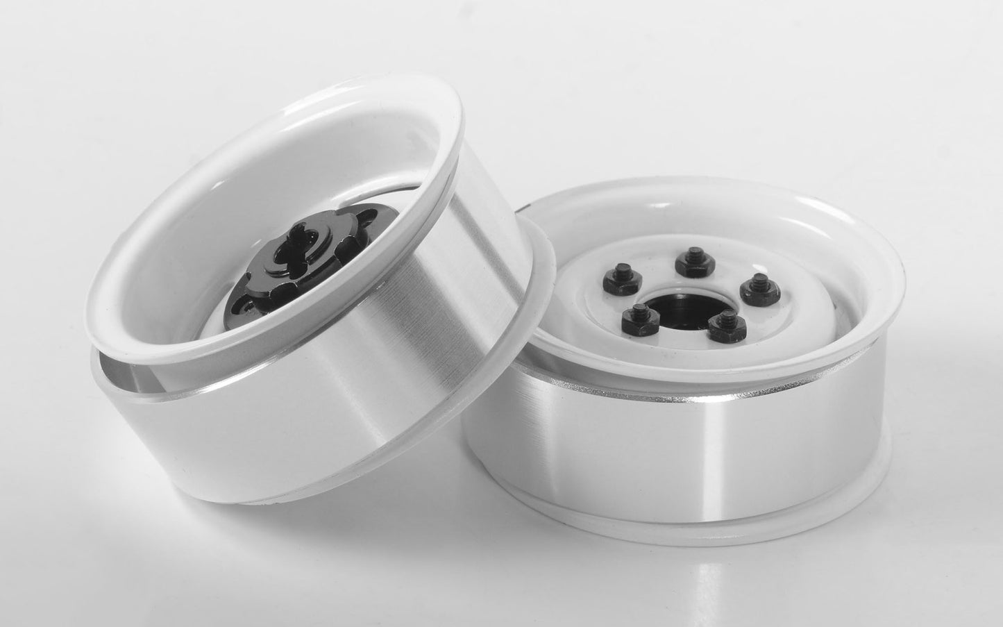 RC4WD 1.55 Landies Vintage Stamped Steel Beadlock Wheels White scale tire example