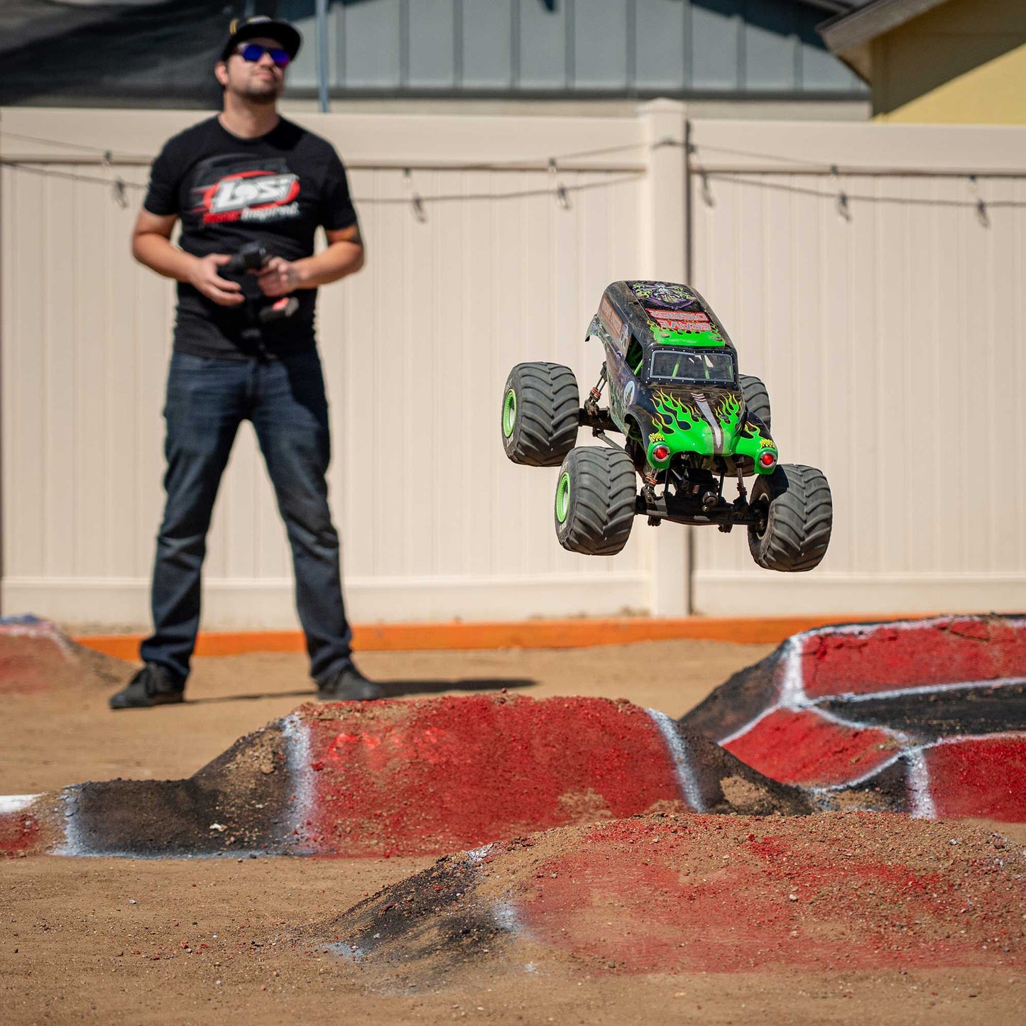 Losi LMT 2.0 Grave Digger 1/8 additional detailed catalog view