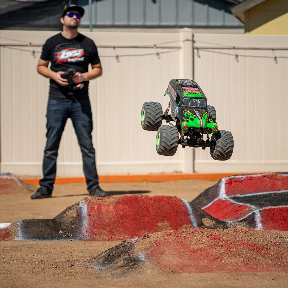 Losi LMT 2.0 Grave Digger 1/8 additional detailed catalog view