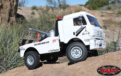 California customer recovery truck with RC4WD Dirt Grabber tires