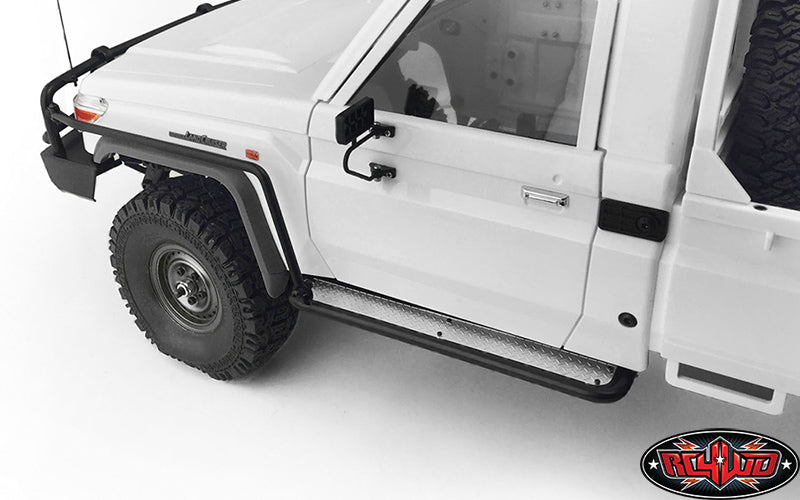 RC4WD Trifecta LC70 installed side slider detail